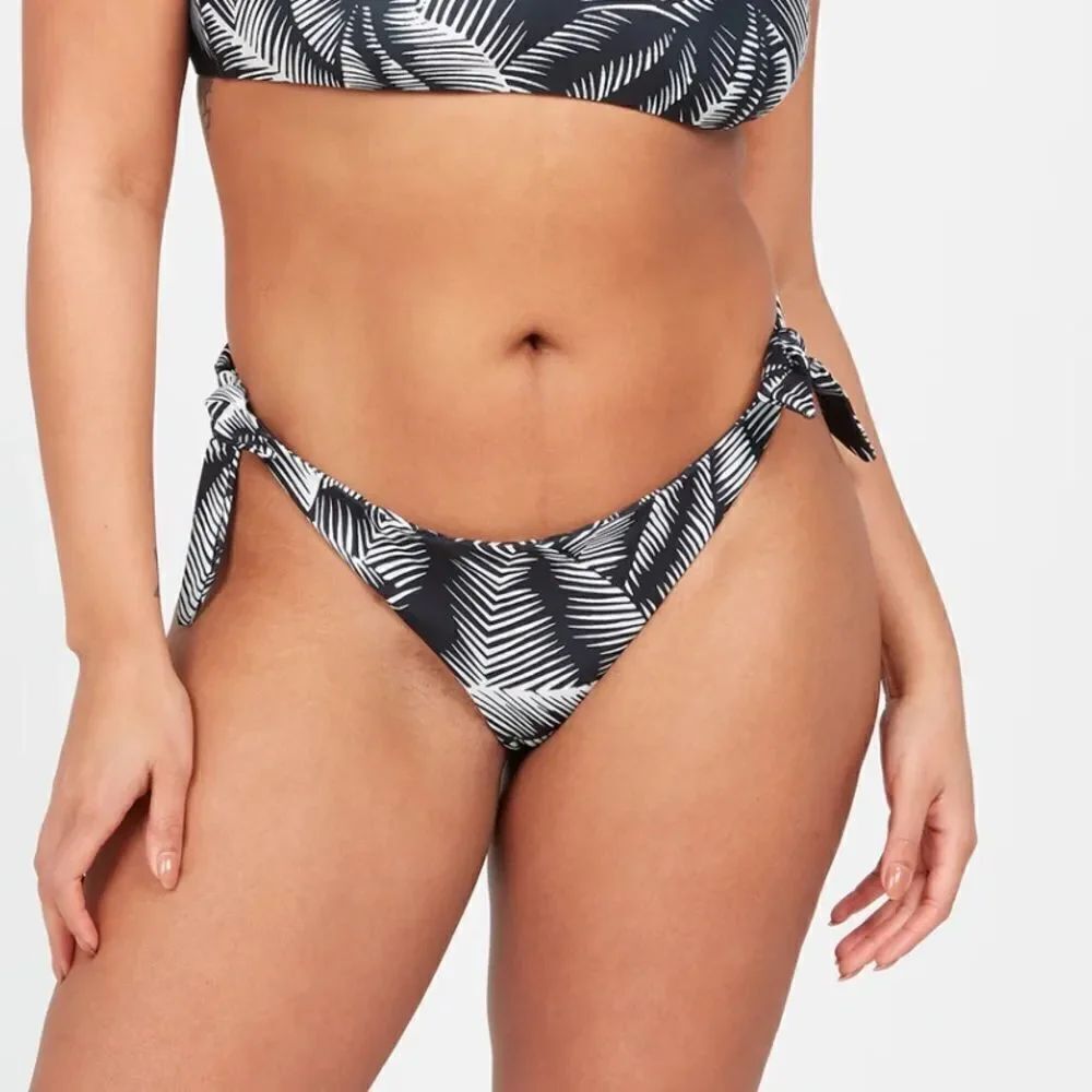 NWT- Volcom- “Stay or leaf” the side tie- bikini full coverage bottoms